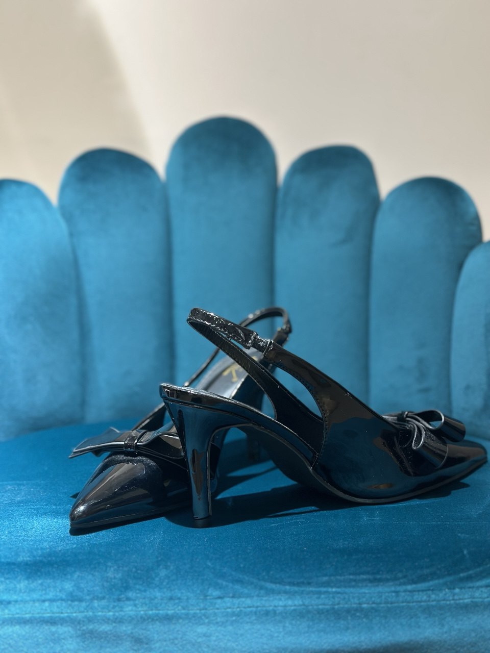 DECOLLTE' NERO CON FIOCCO