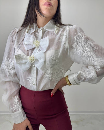 CAMICIA  CON FIOCHETTI